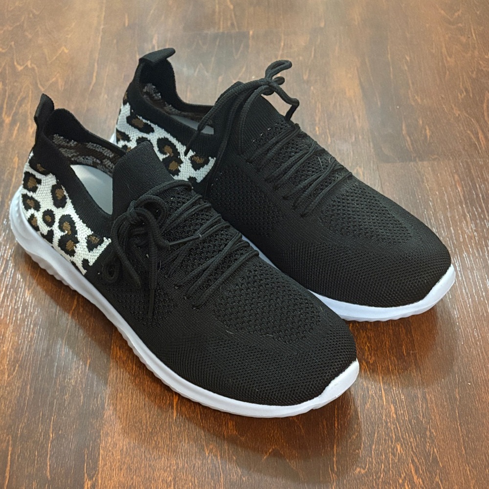 Stylish Black and White Women's Sneakers